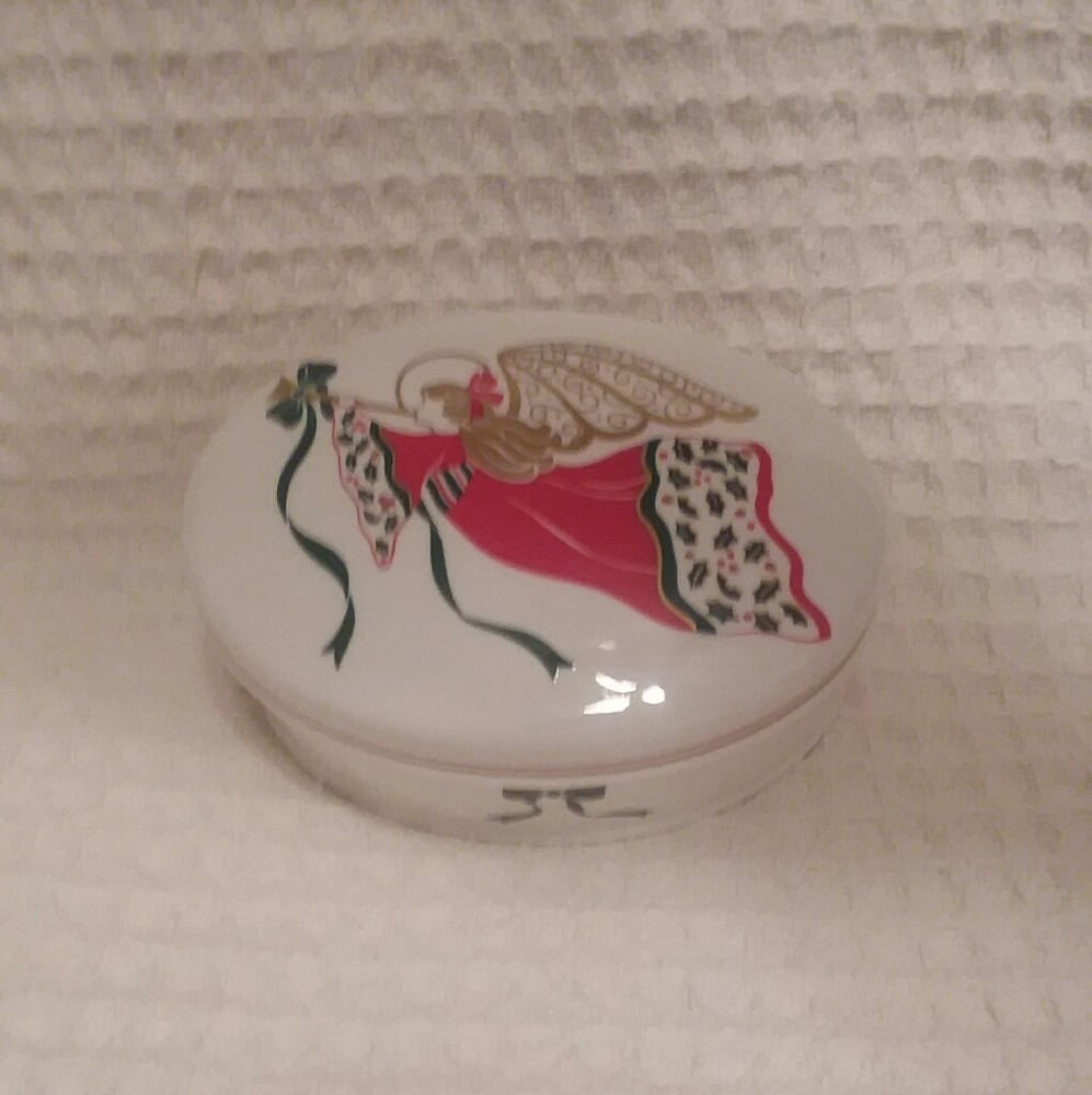Christopher Stuart Bone China Trinket Box